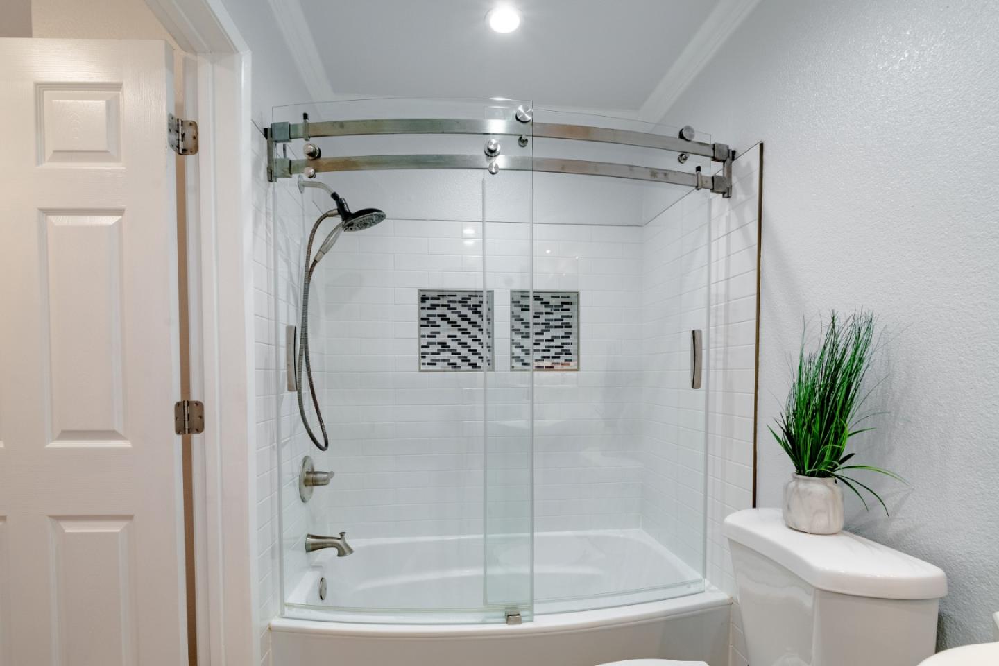 1687 Los Suenos Avenue