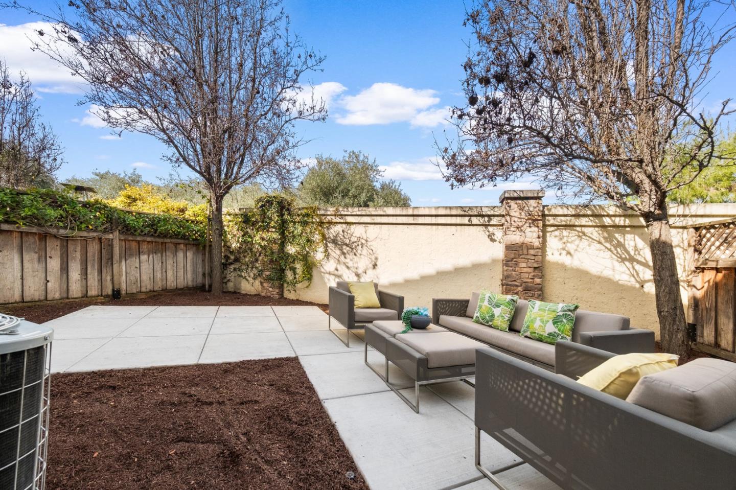 231 Azevedo CIR