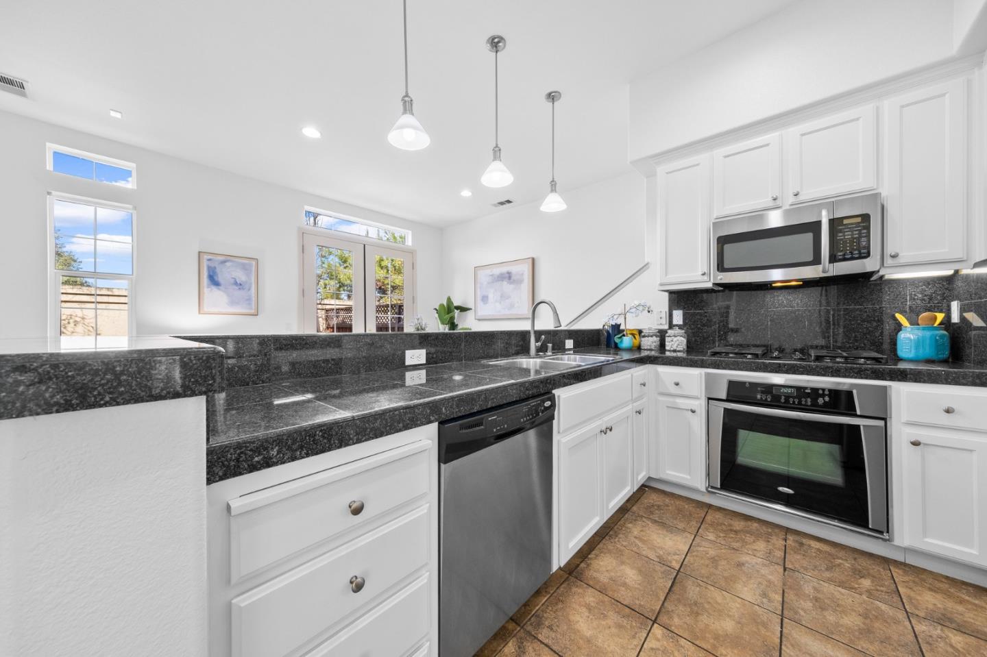 231 Azevedo CIR