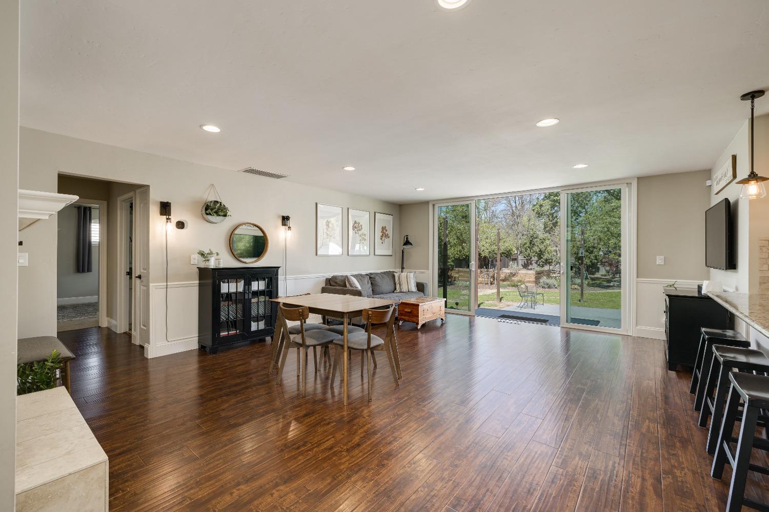 9845 Valley Pines Drive