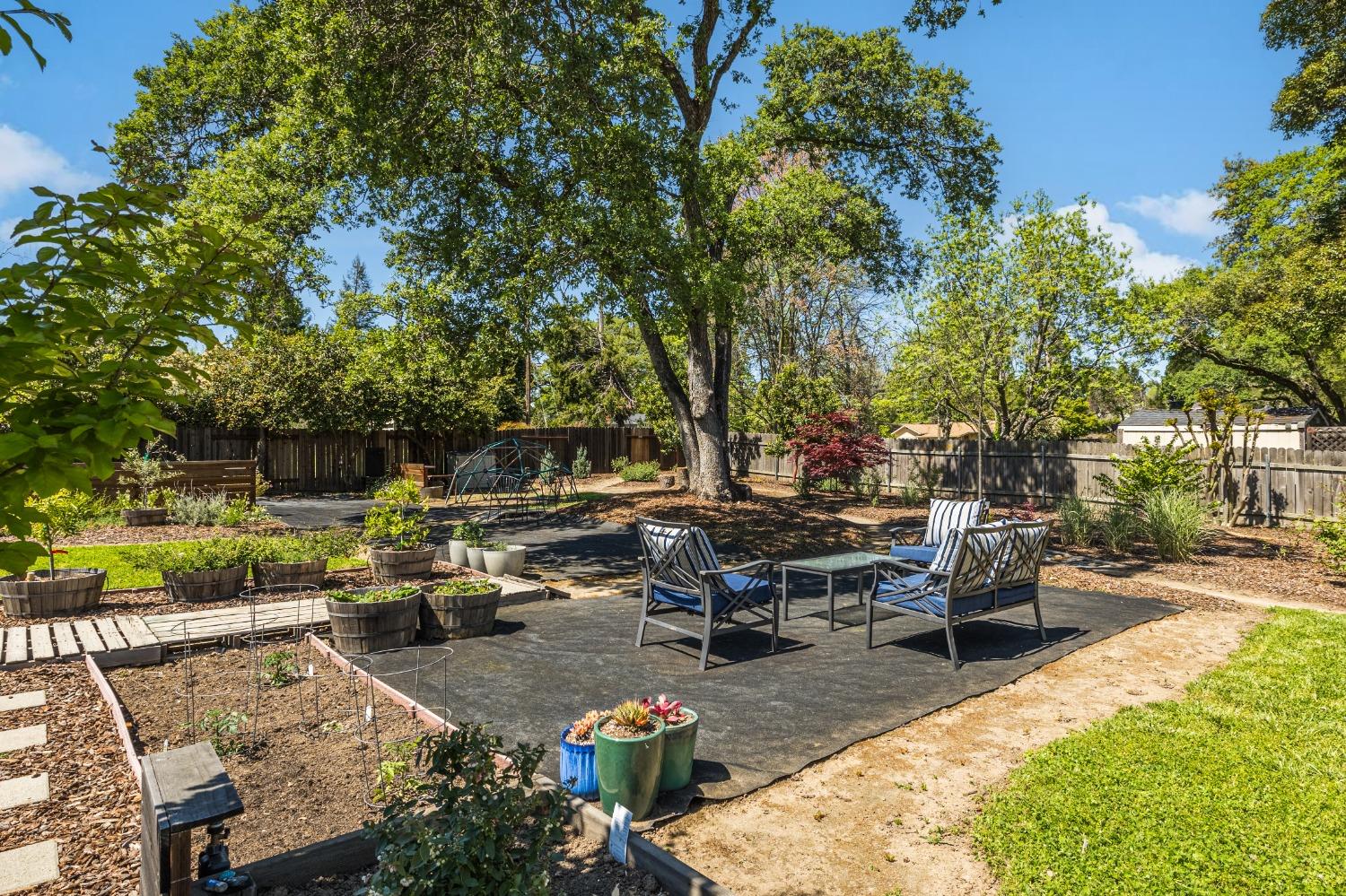 9845 Valley Pines Drive