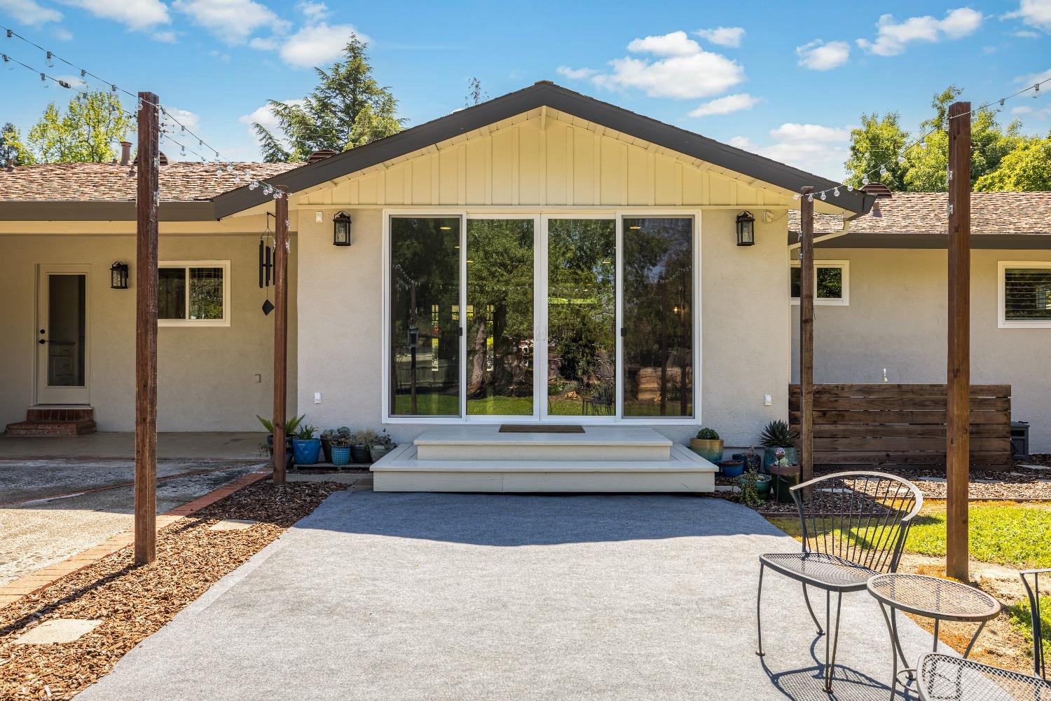 9845 Valley Pines Drive