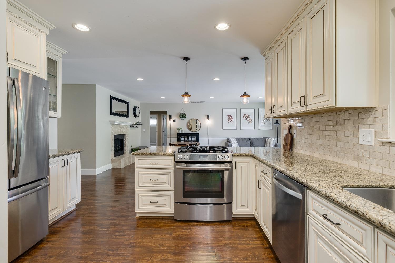 9845 Valley Pines Drive