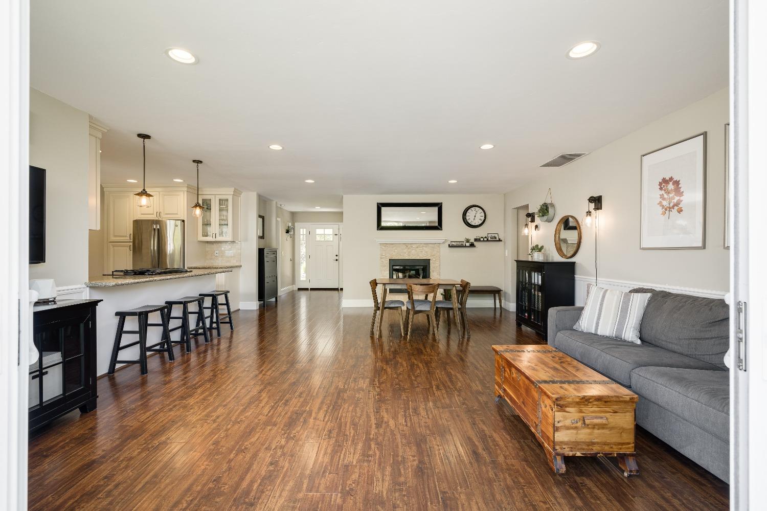 9845 Valley Pines Drive