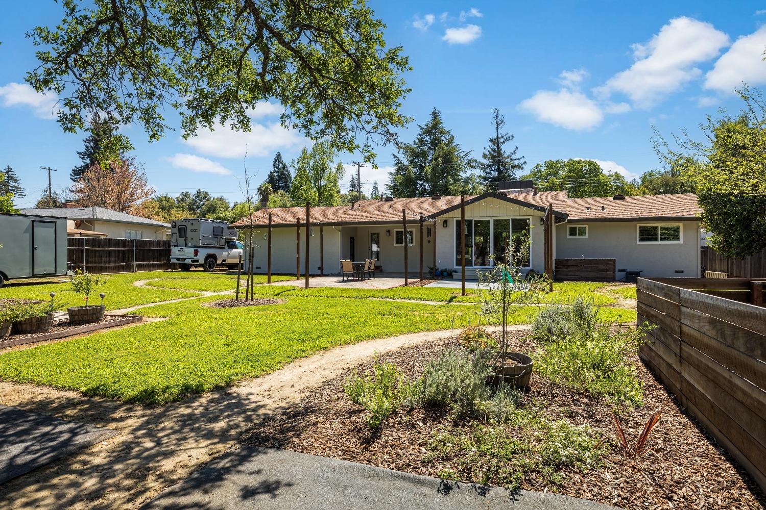 9845 Valley Pines Drive