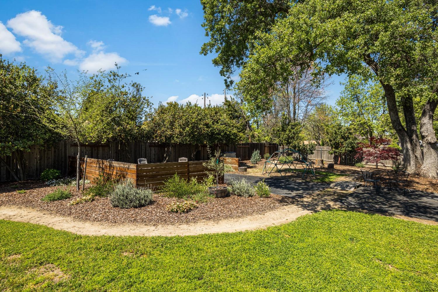 9845 Valley Pines Drive