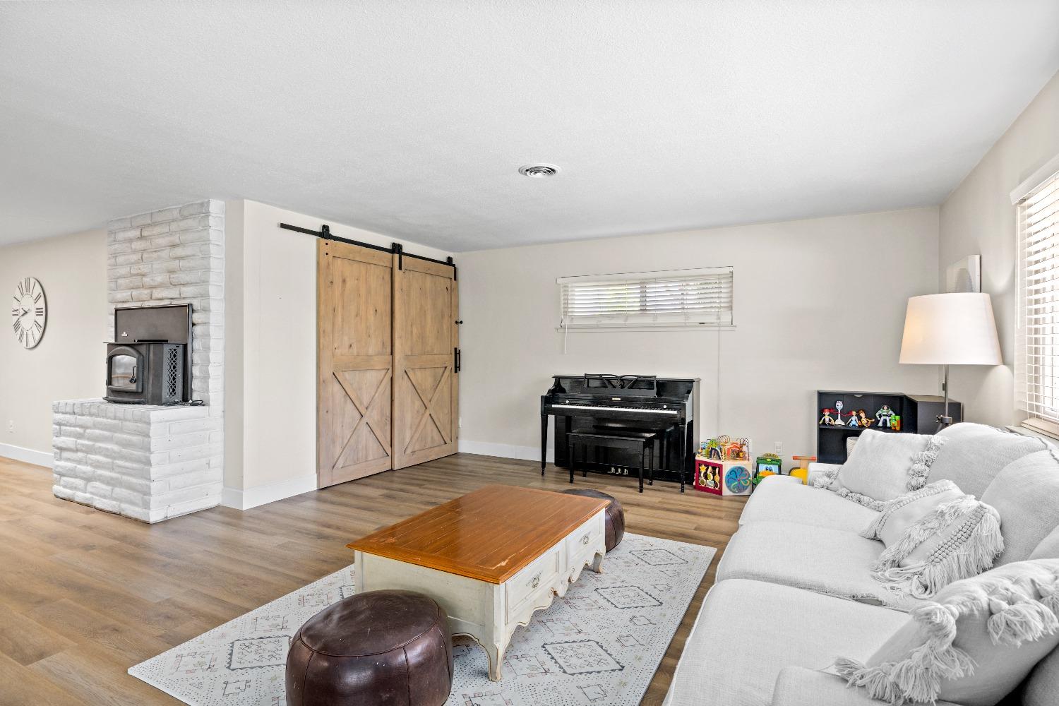 4525 Longhorn Street