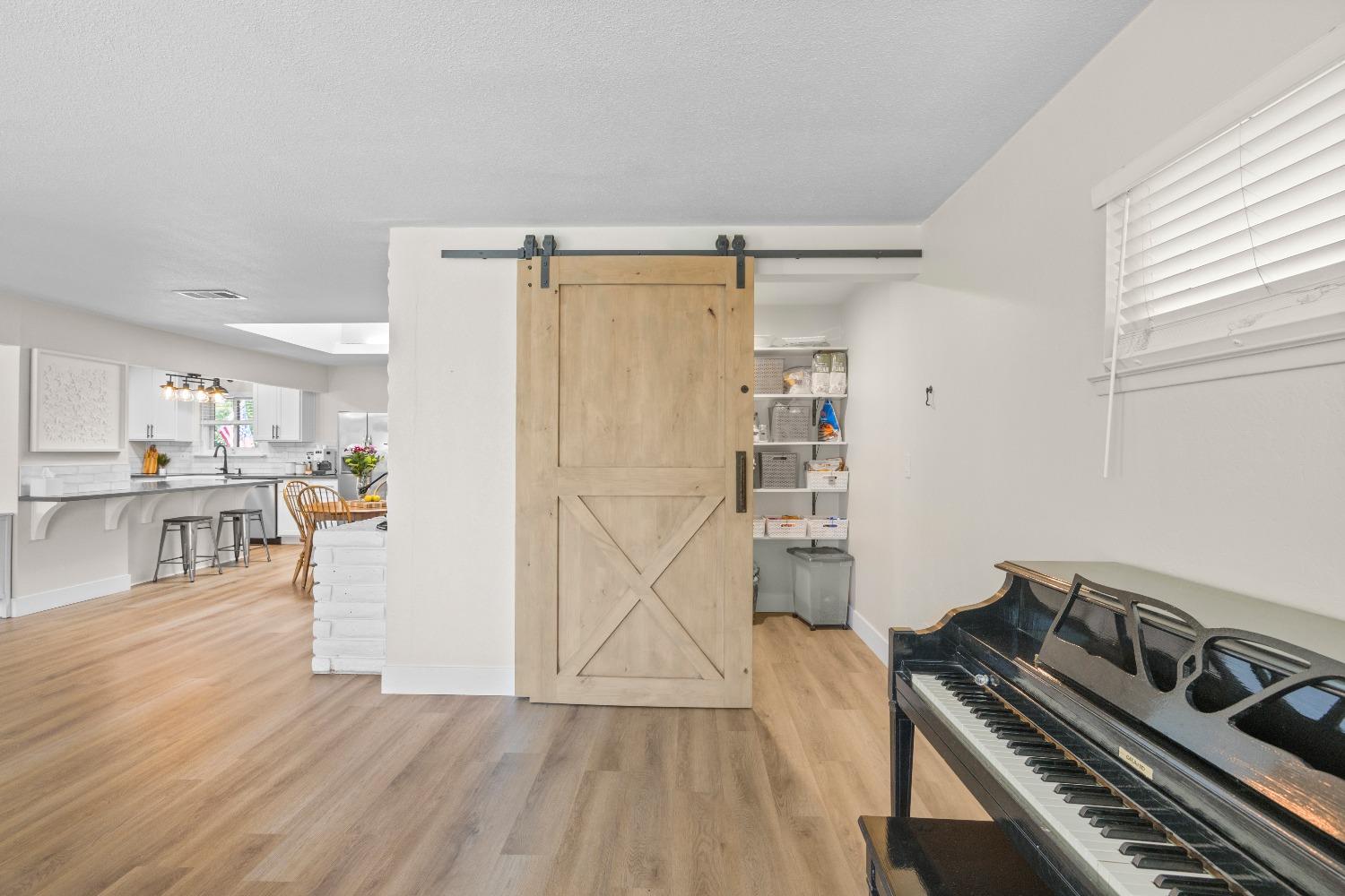 4525 Longhorn Street