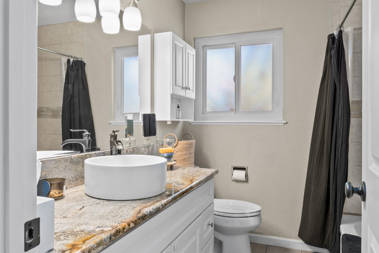 4525 Longhorn Street