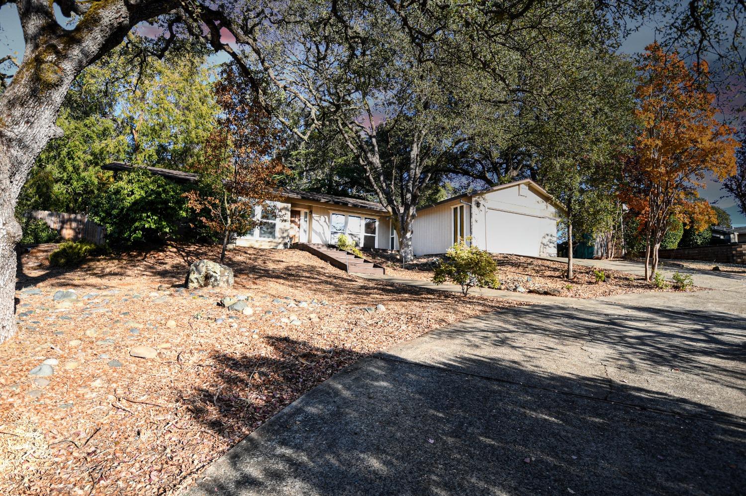 2923 Country Club Drive