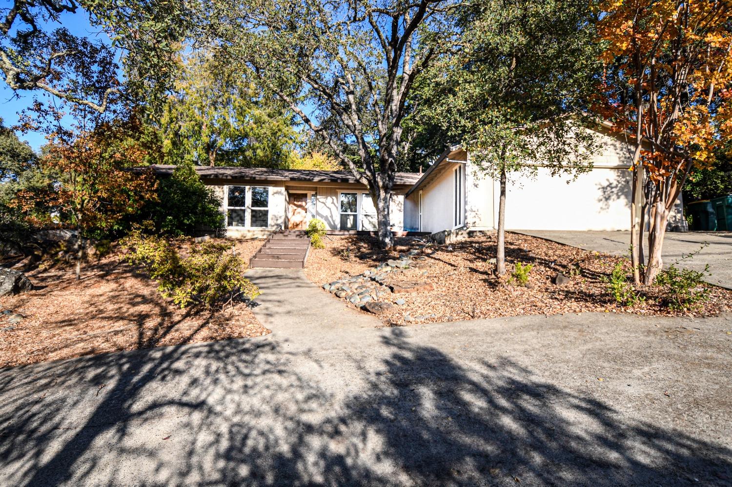 2923 Country Club Drive