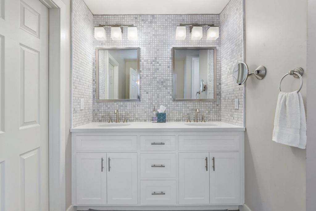 2650 King Richard Drive