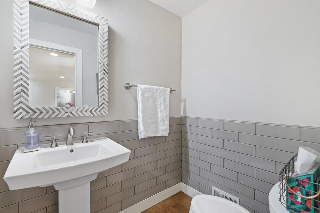 2650 King Richard Drive