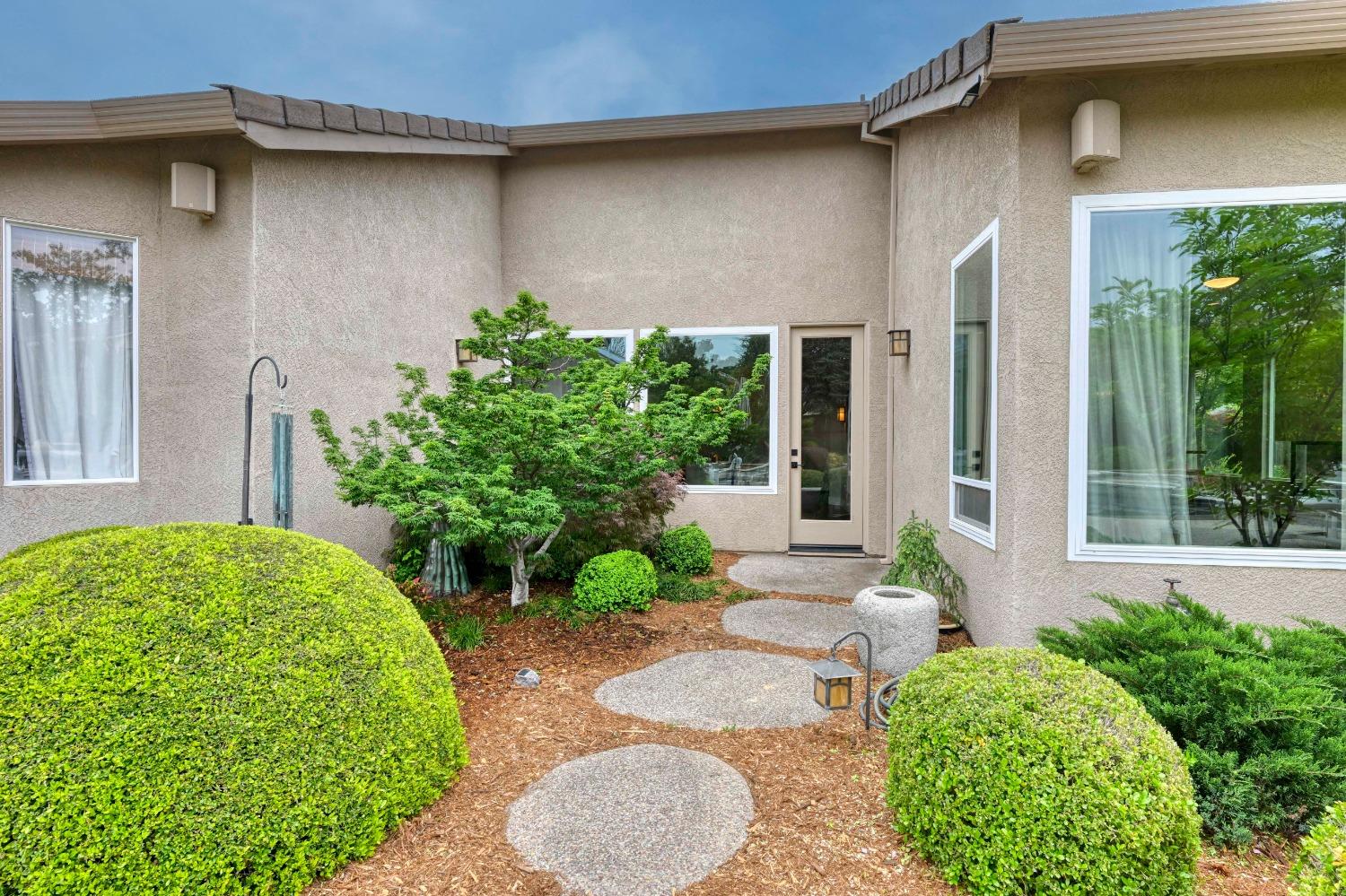 3453 Smokey Mountain Circle