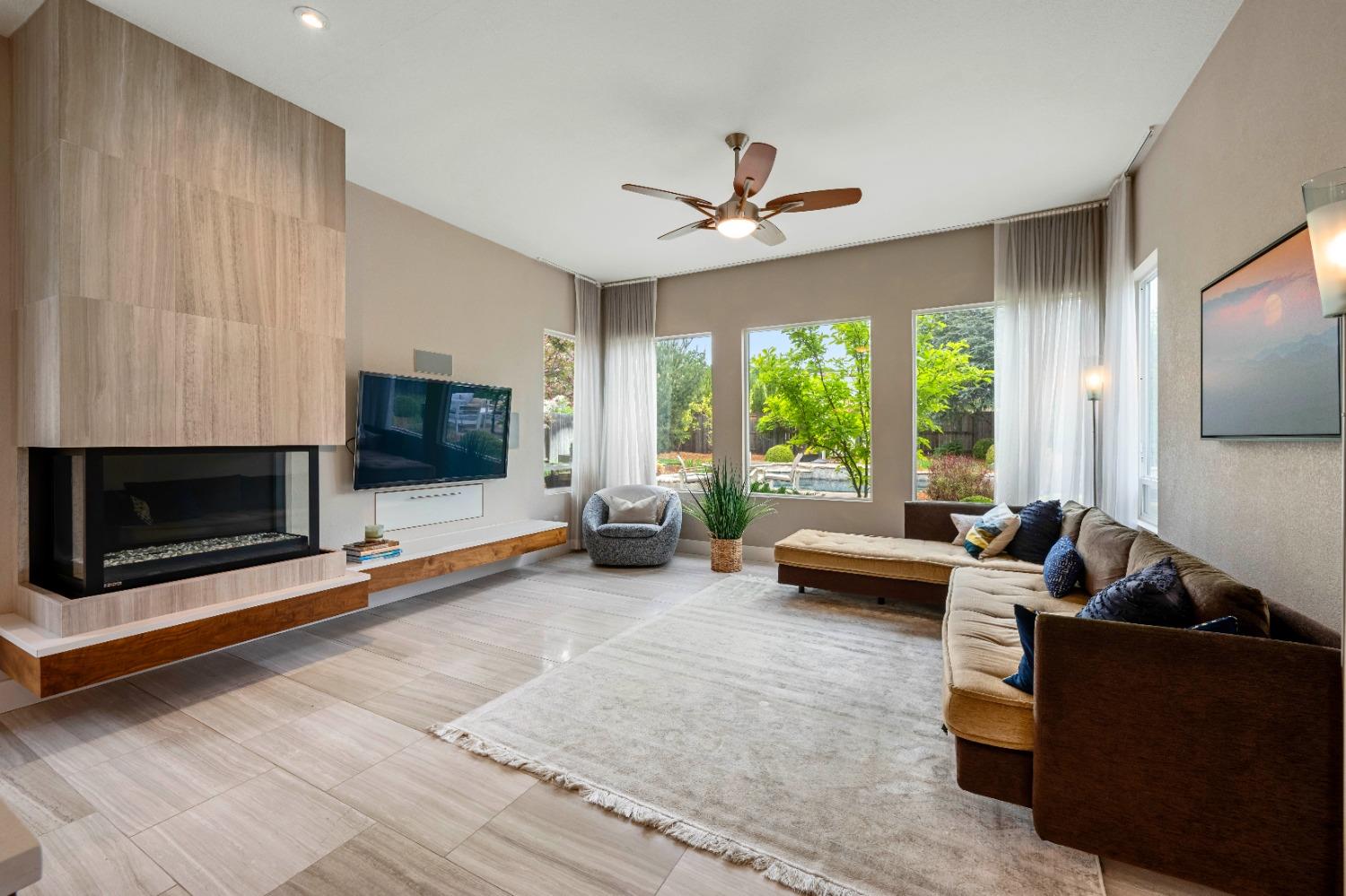 3453 Smokey Mountain Circle