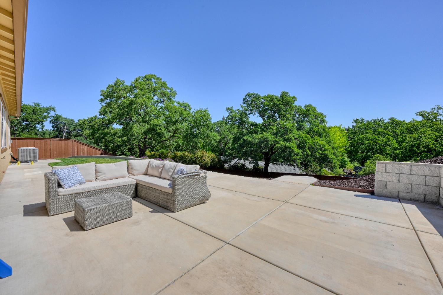 927 Greeley Court