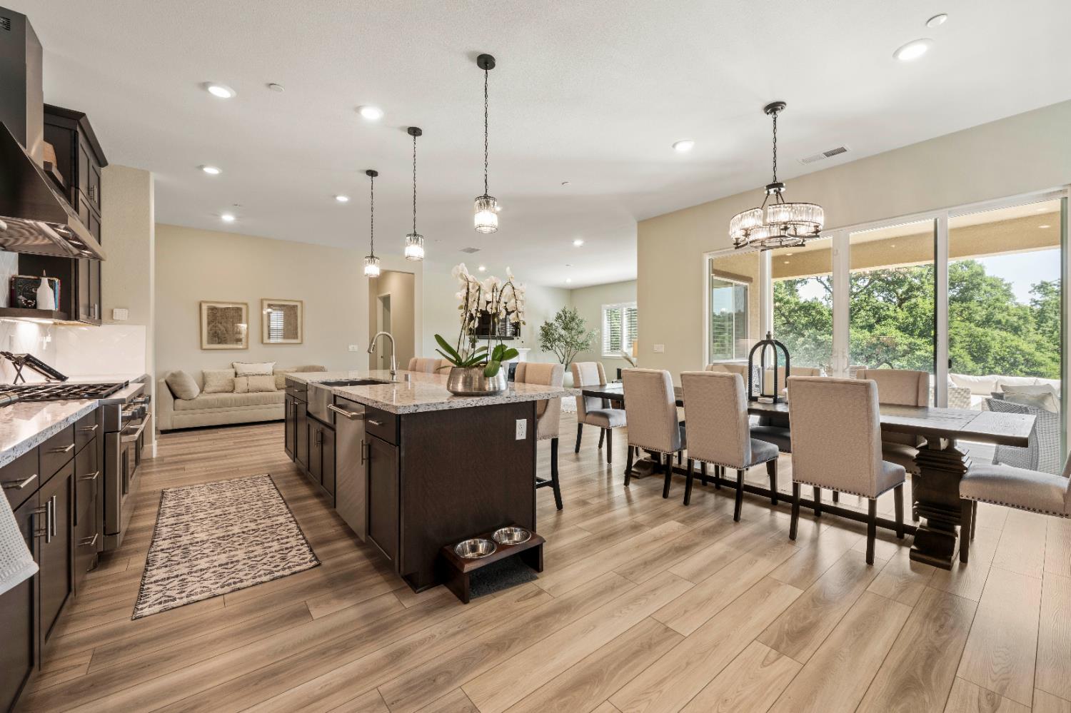 927 Greeley Court