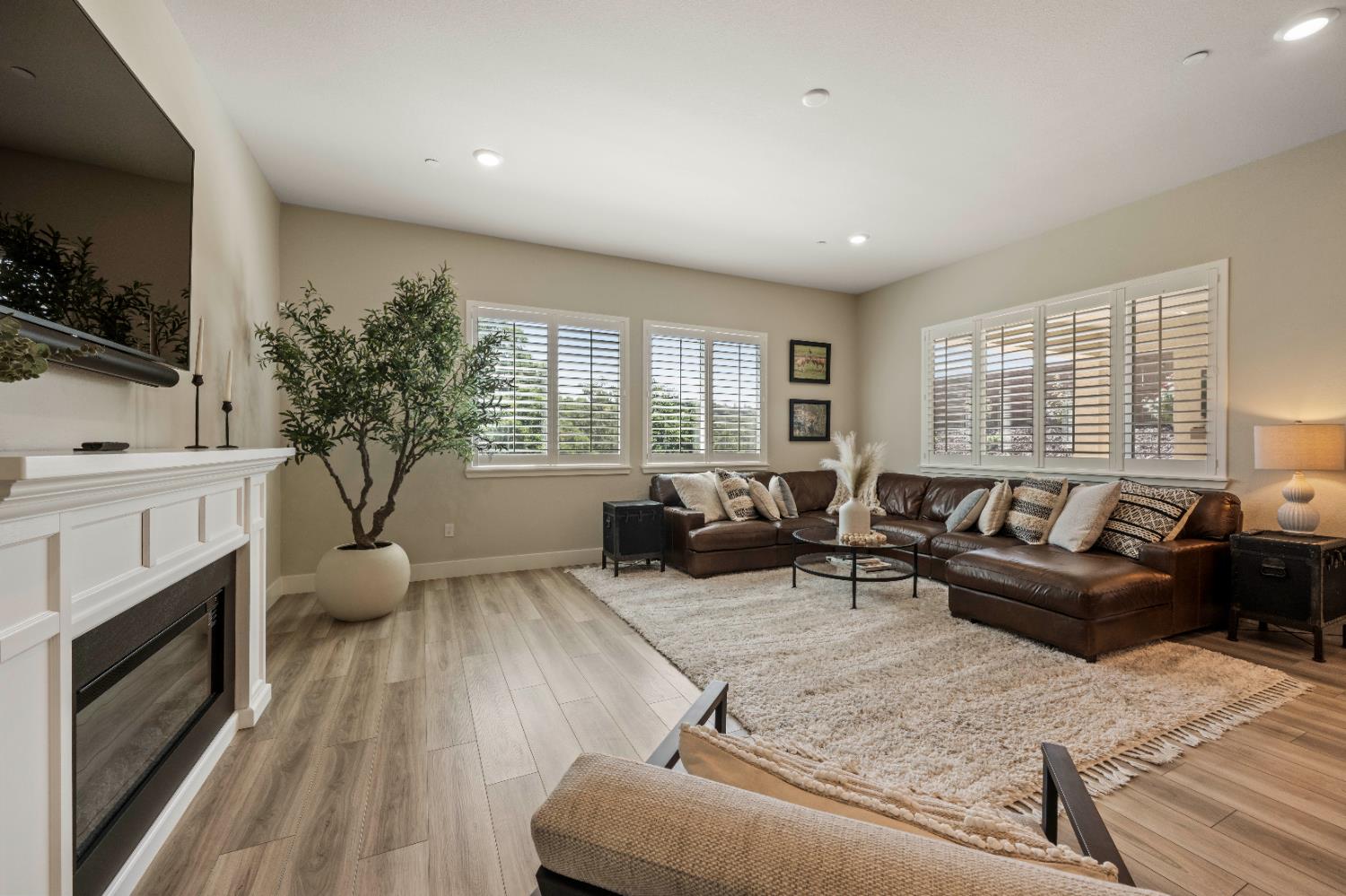 927 Greeley Court