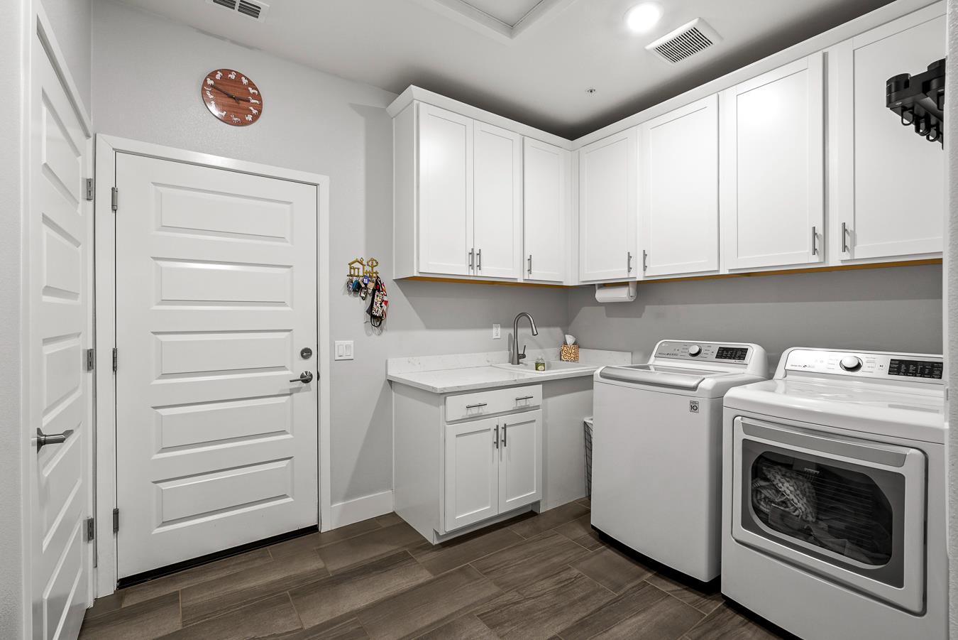 2913 Calypso Circle