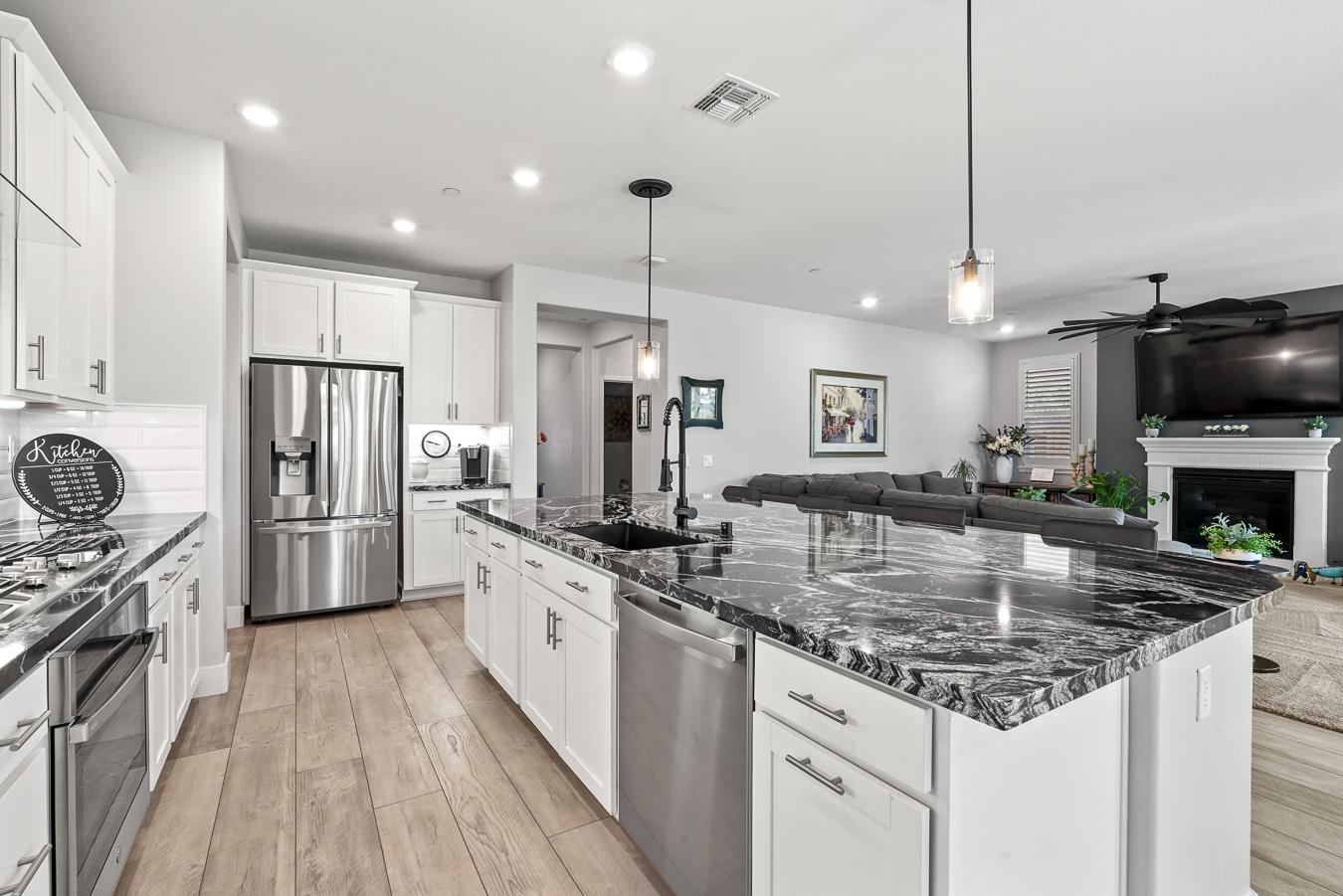 2913 Calypso Circle