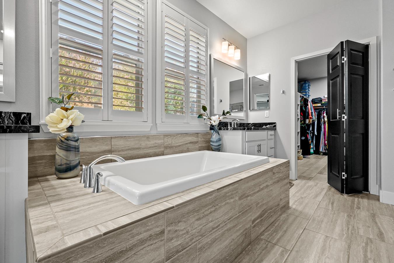 2913 Calypso Circle