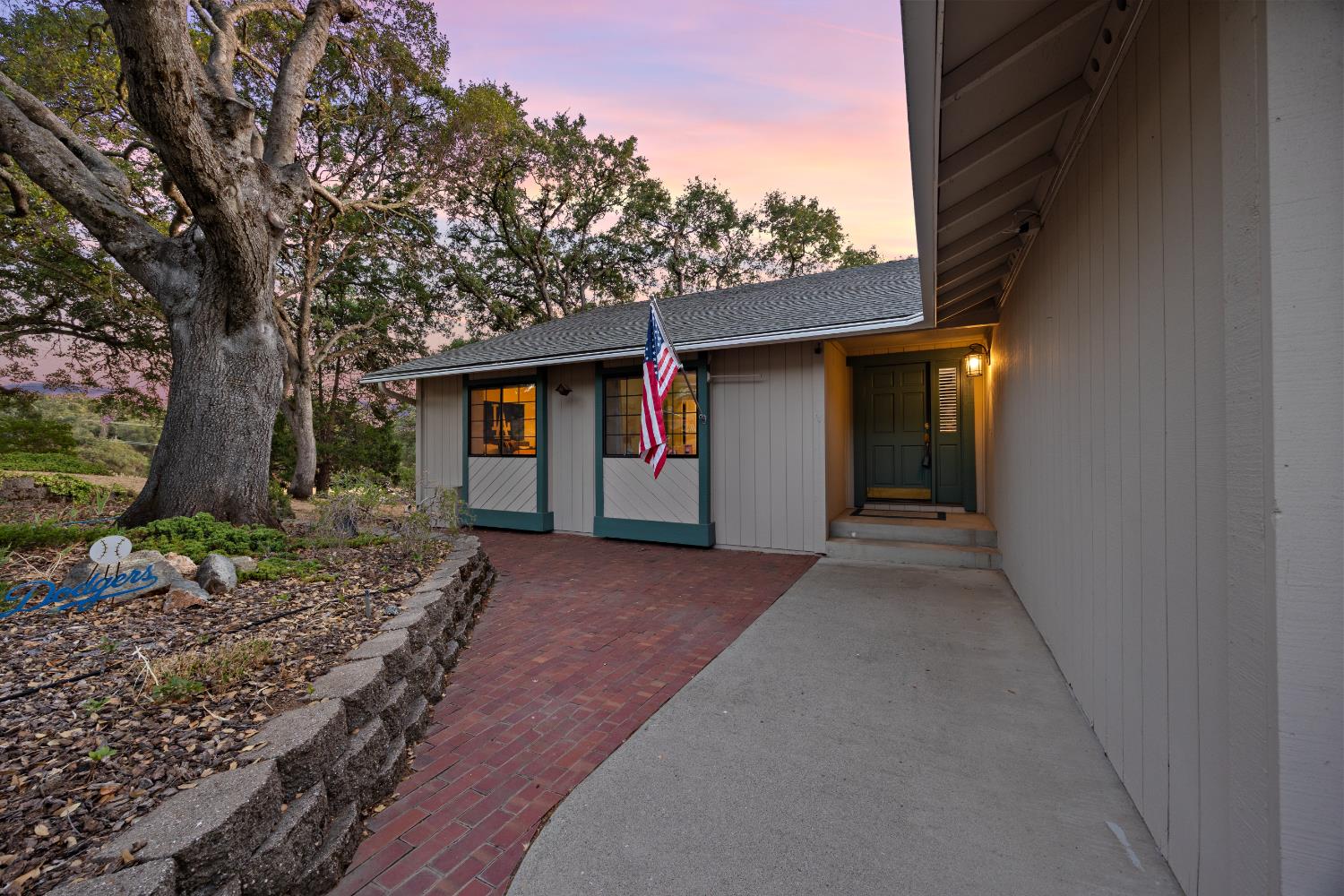 3980 Rustic Rd