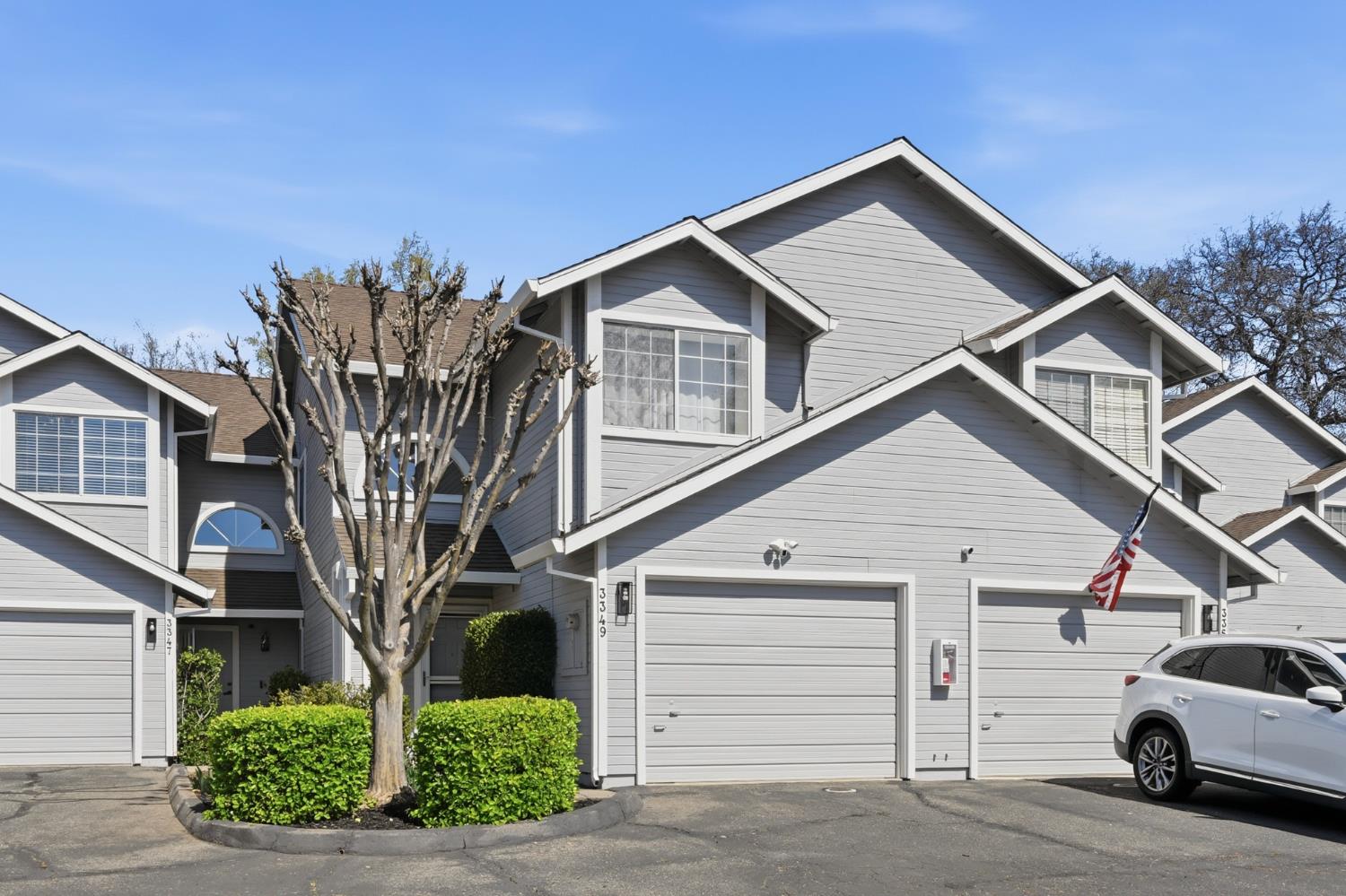 3349 La Canada Drive