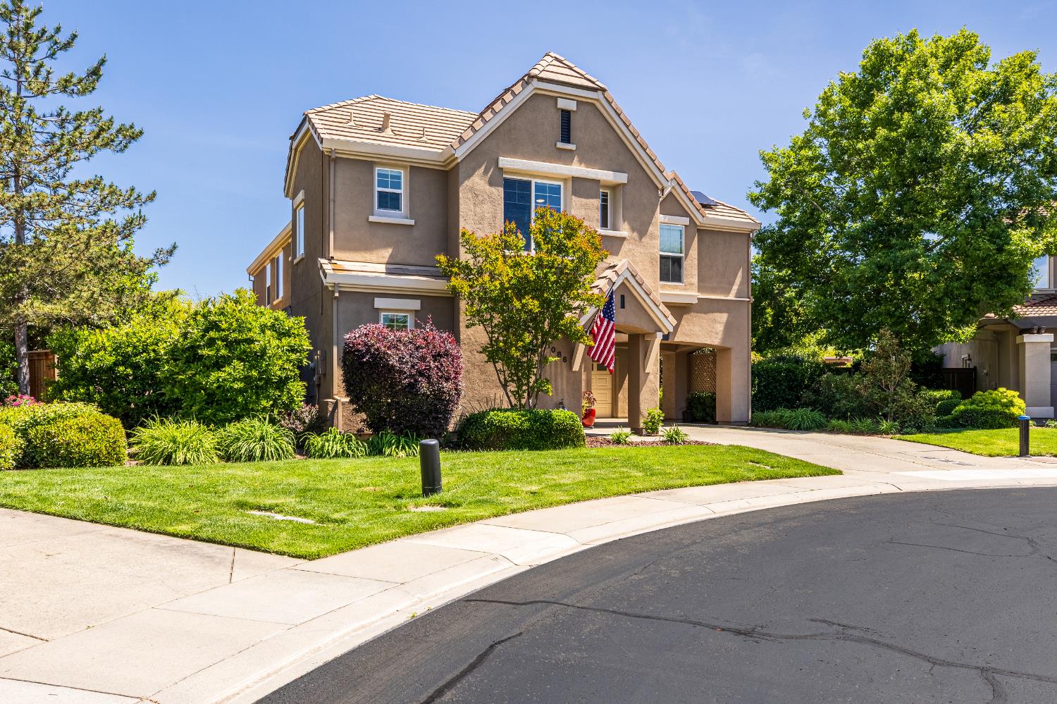 3086 Pescara Place