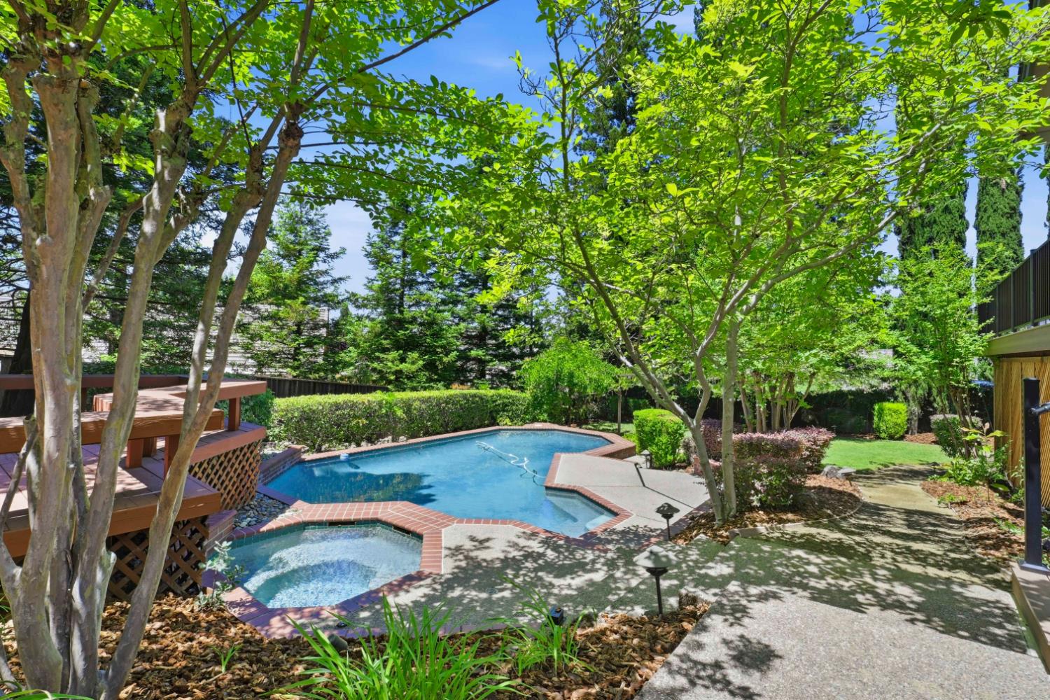 112 Woodsmoke Way