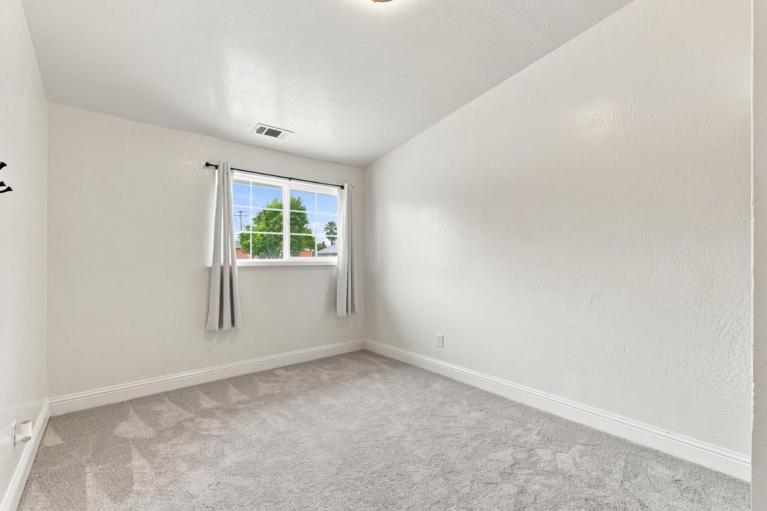 6577 Thomas Drive