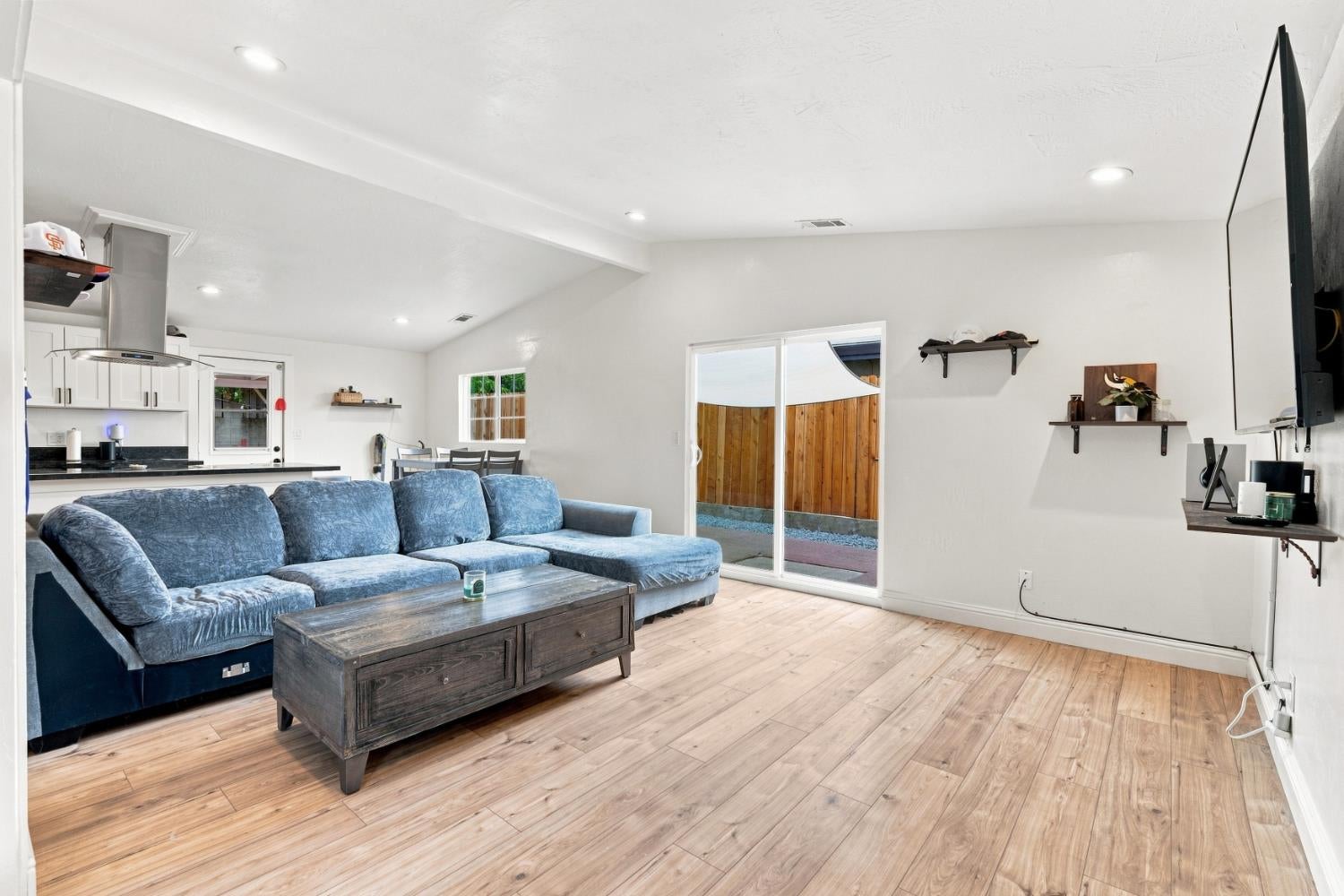 6577 Thomas Drive