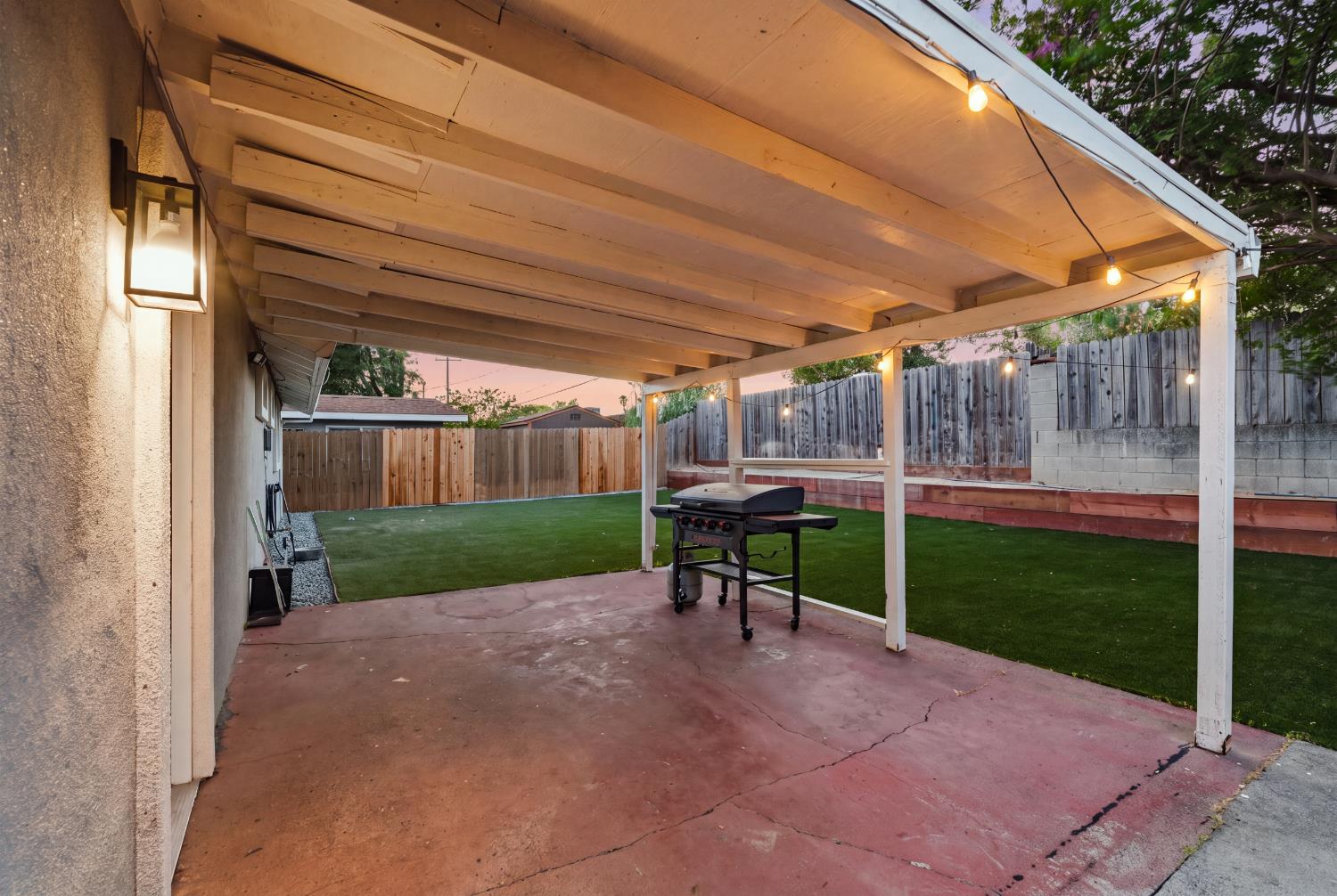 6577 Thomas Drive
