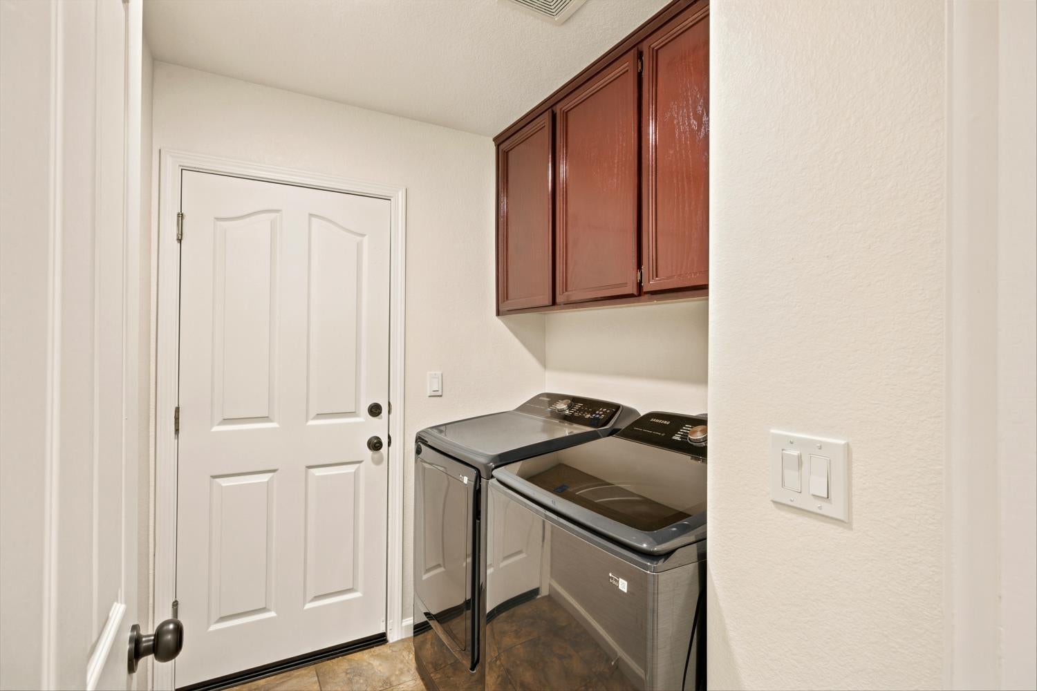 5112 Homeland Court