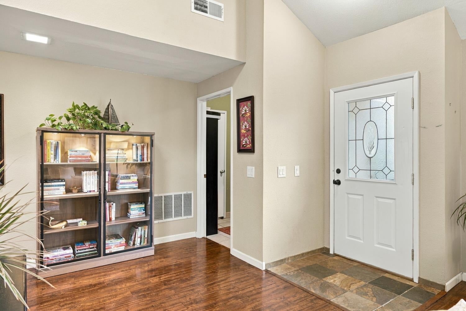 2221 Peggy Lane