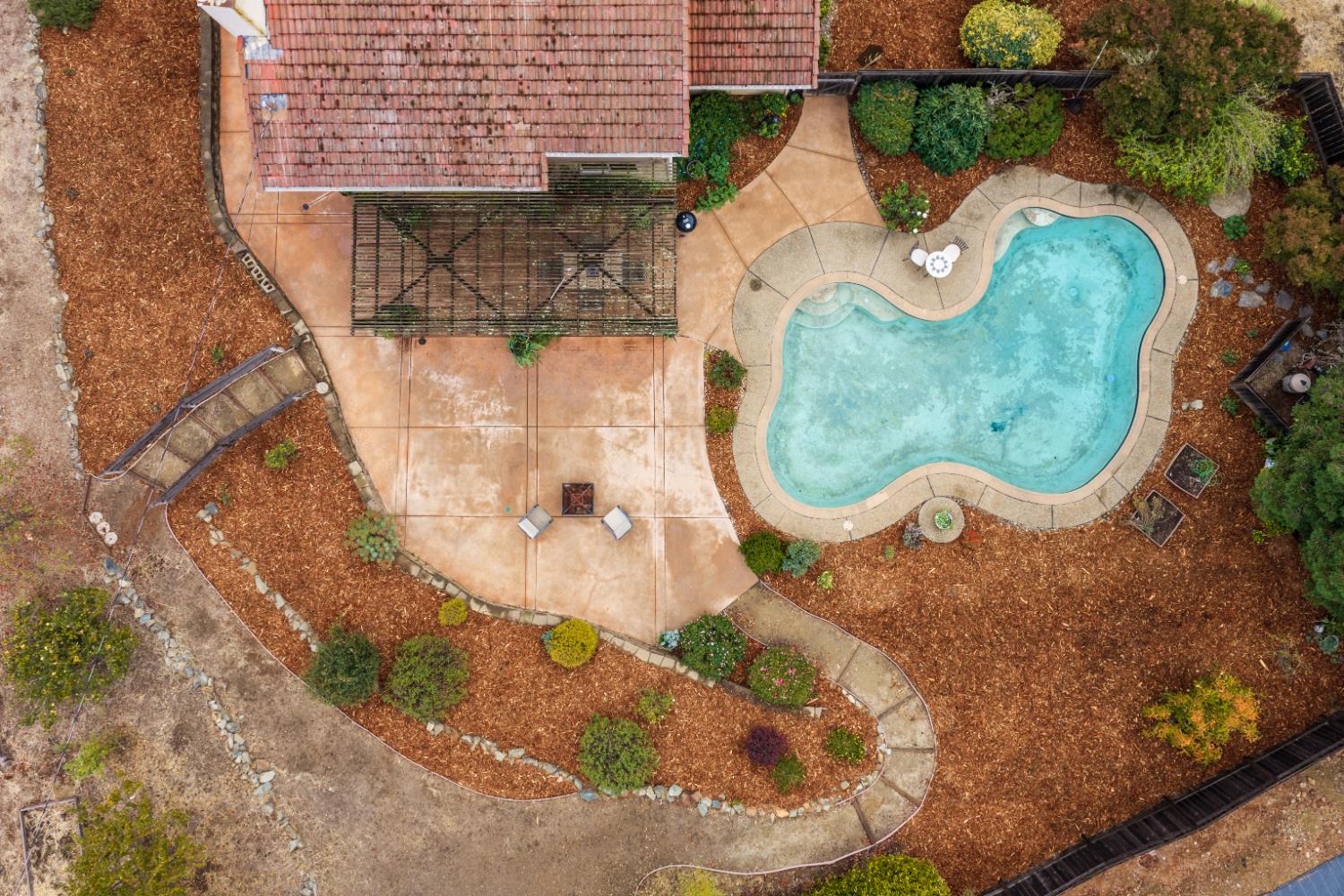 2221 Peggy Lane