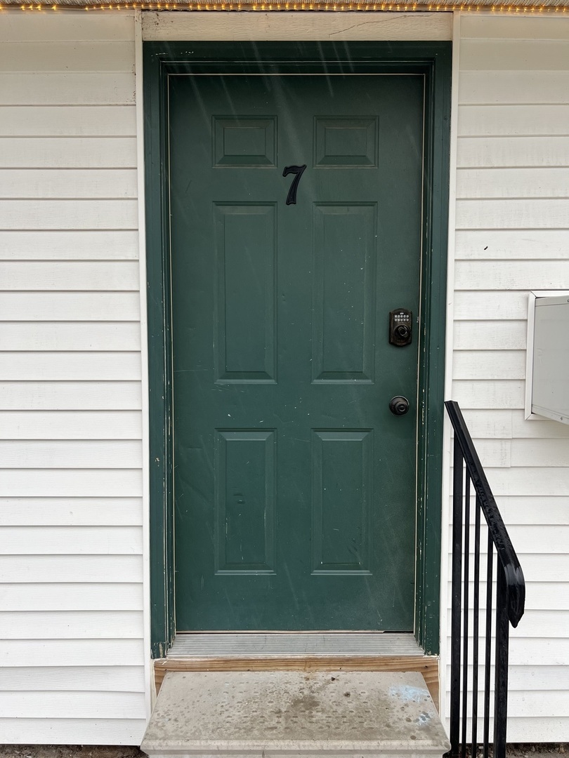 25731 W Bridge Street Unit: 7