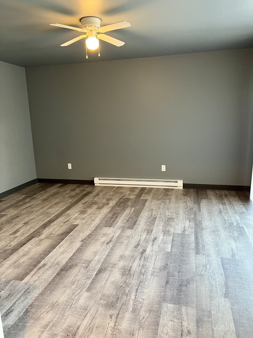 530 E 3rd Street Unit: F