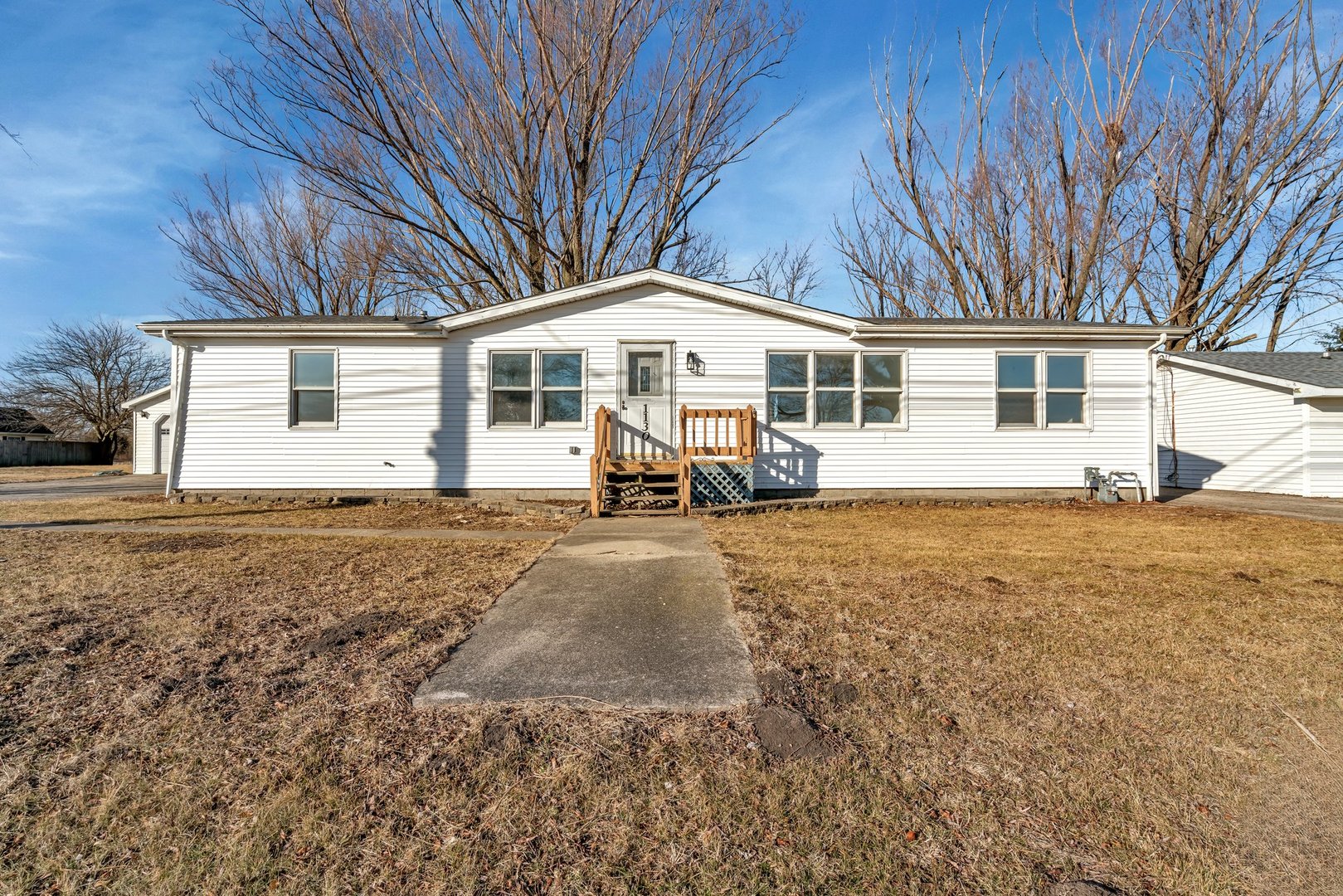 1130 N Division Street