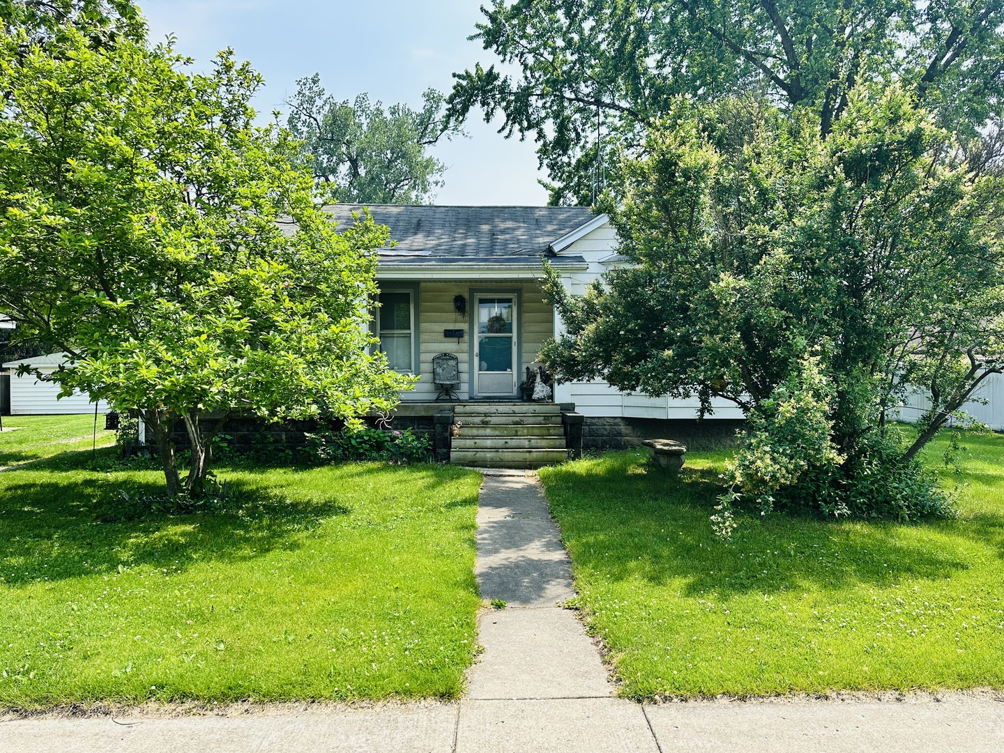 395 E Division Street