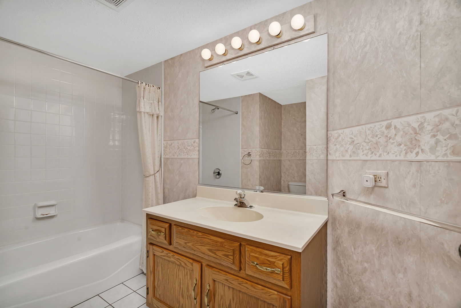 2525 Harbor Drive Unit: 2525