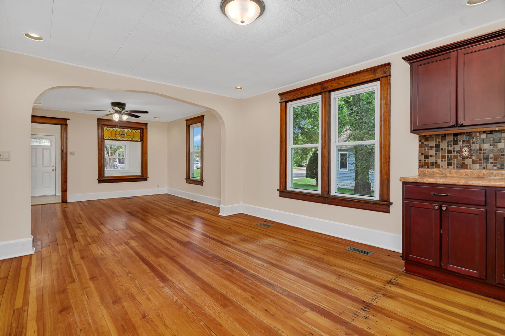 185 E Division Street