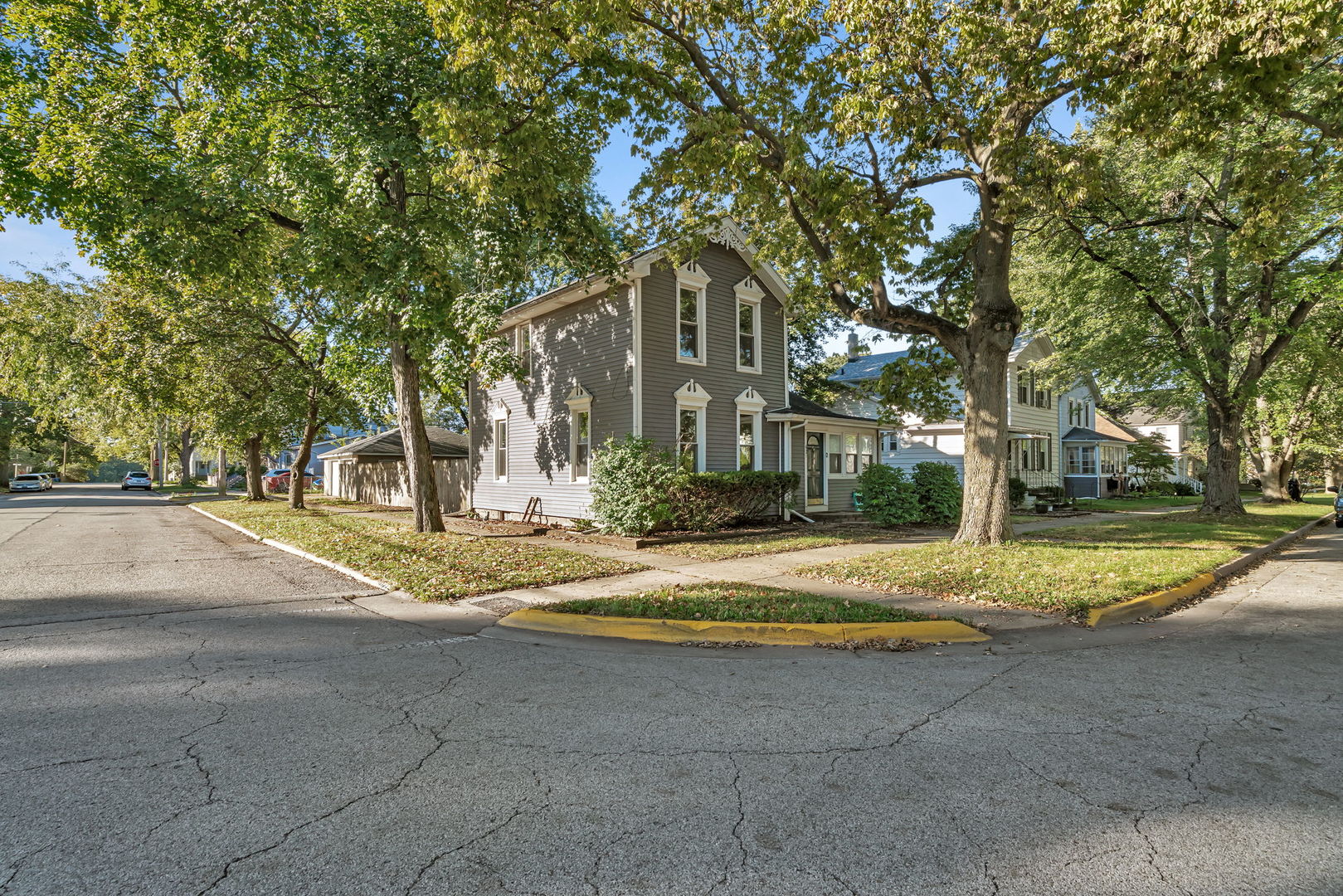 627 E Washington Street