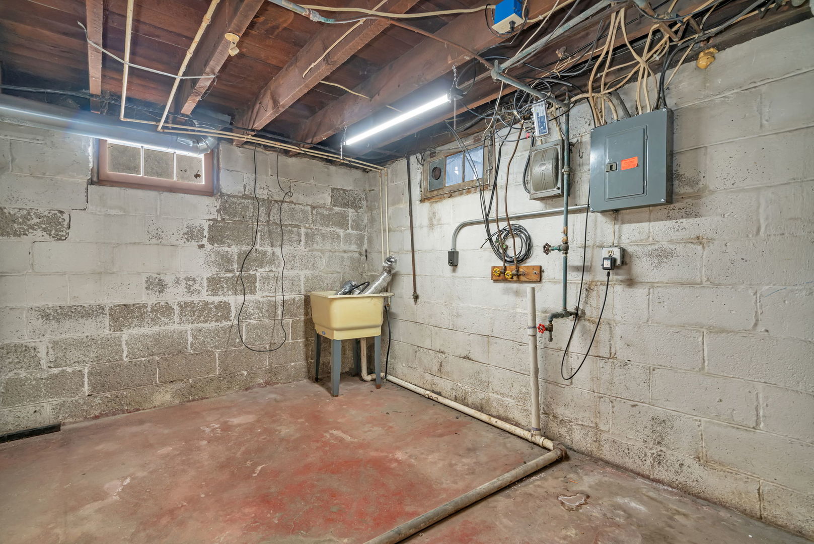 627 E Washington Street