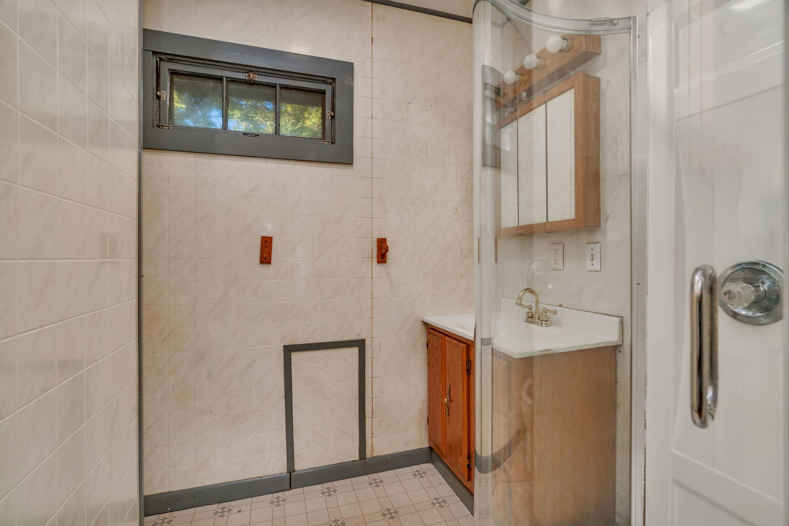 627 E Washington Street