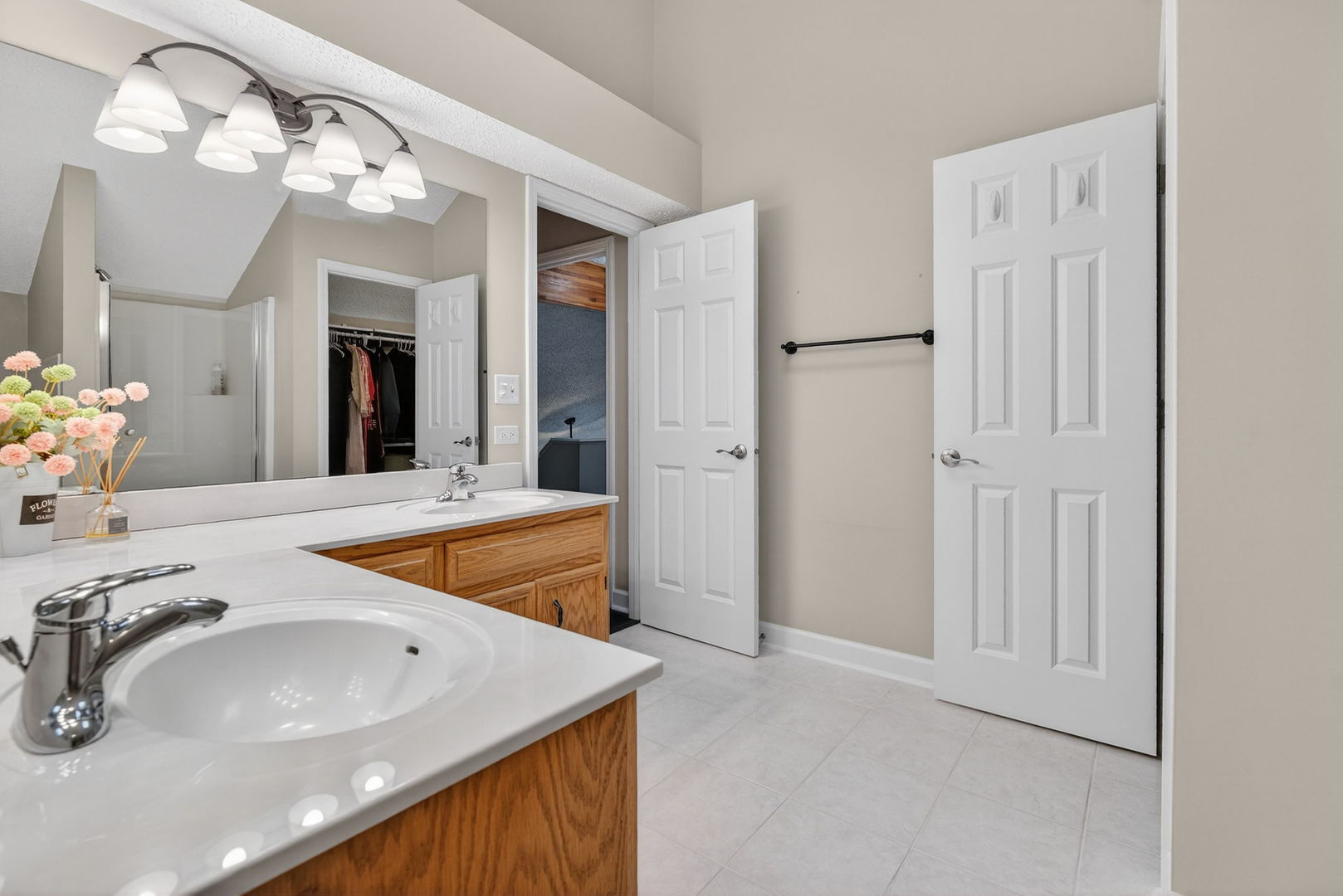 1229 Lakewood Drive Unit: A