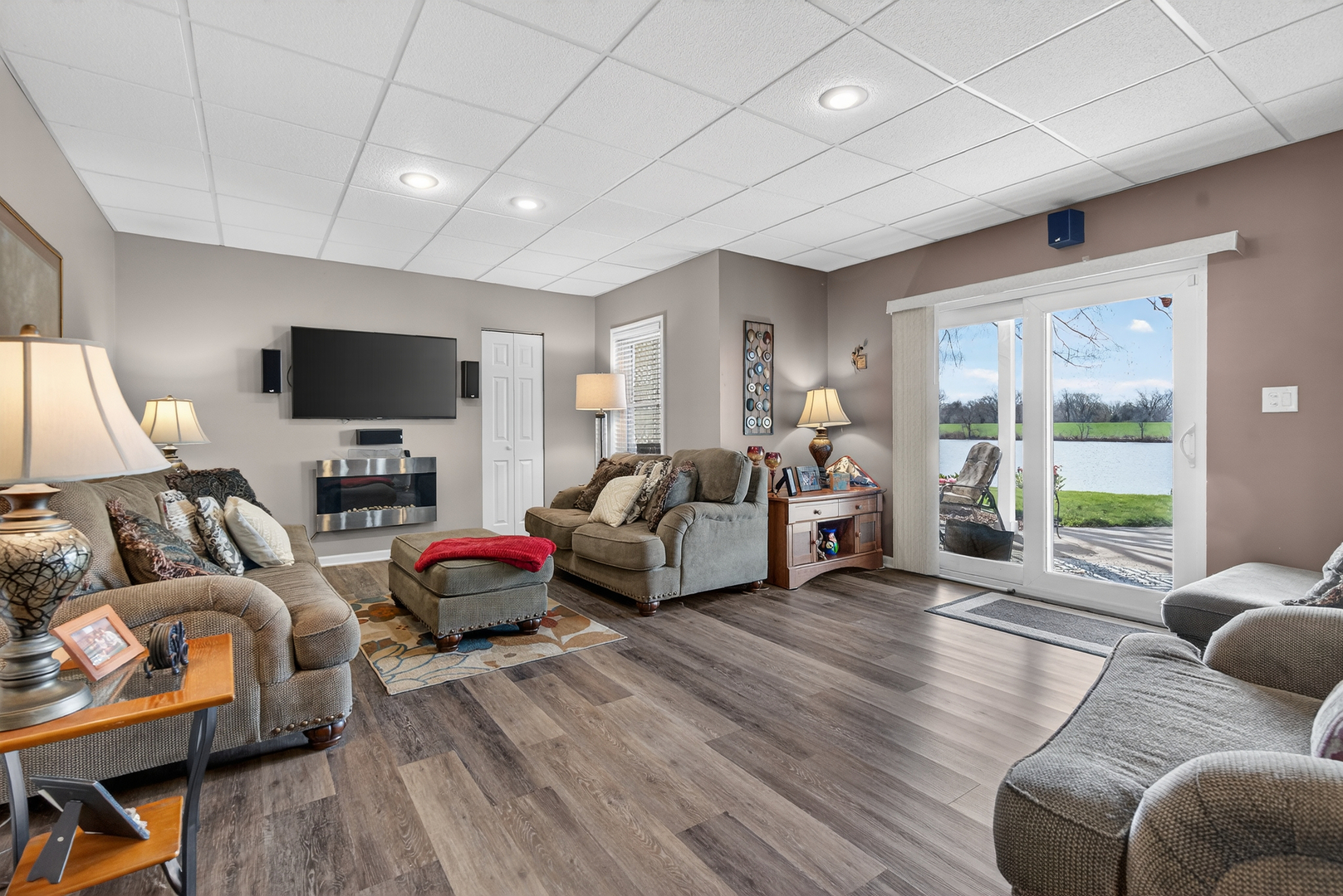 3434 Lake Shore Drive