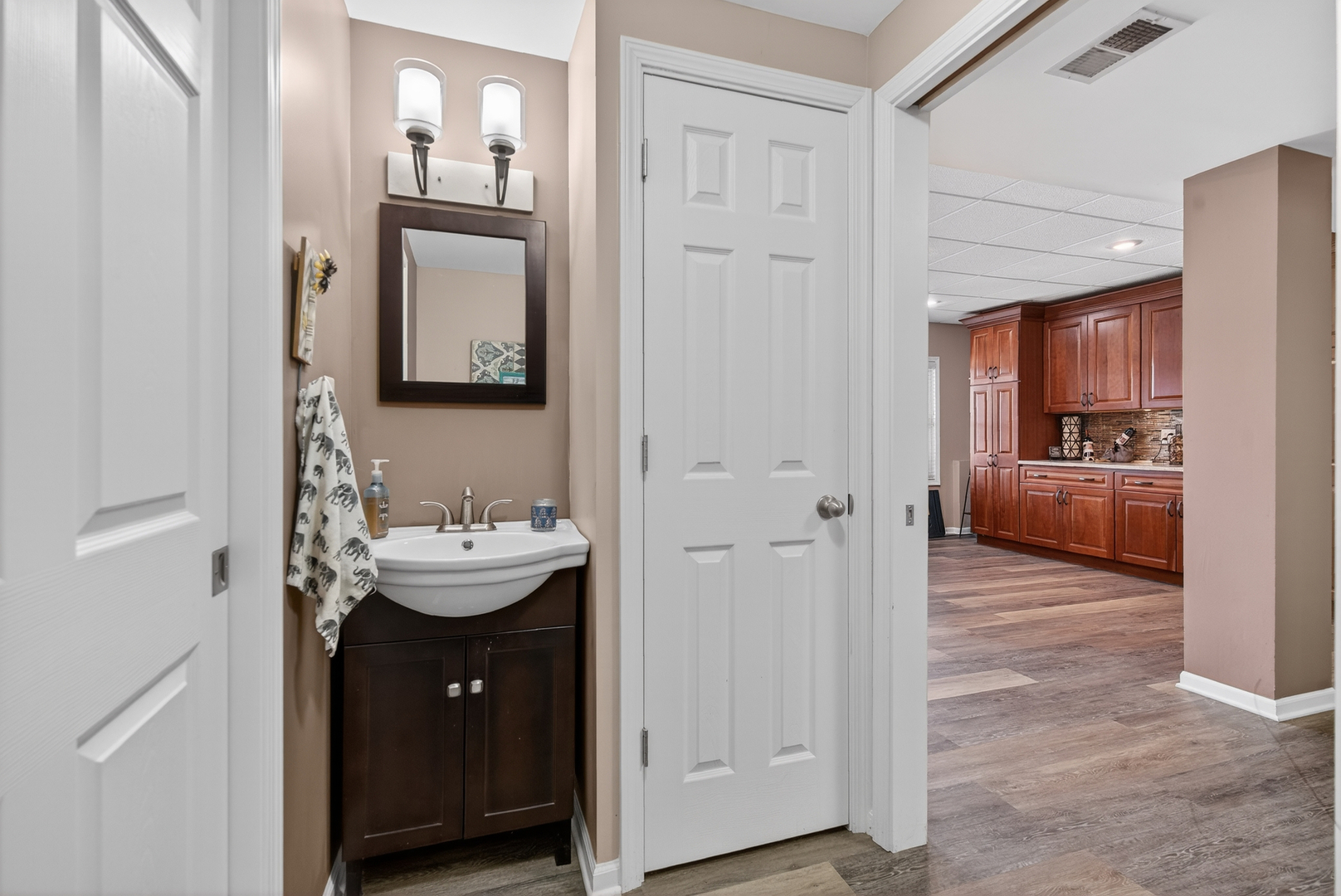 3434 Lake Shore Drive