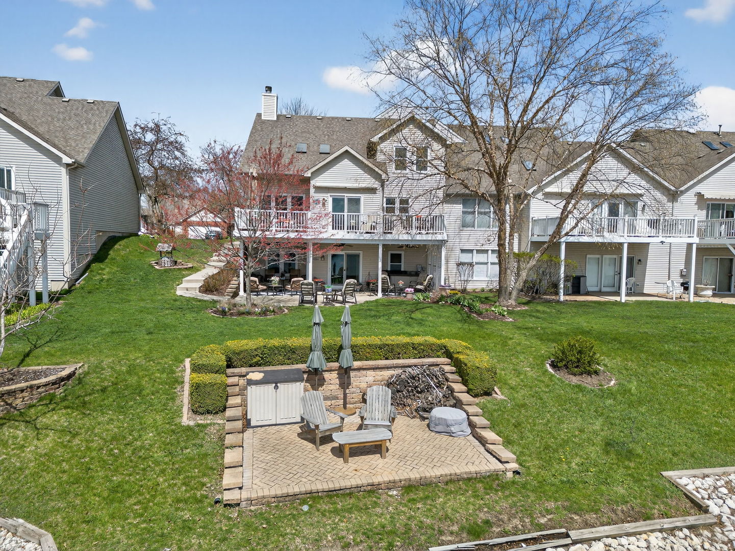 3434 Lake Shore Drive