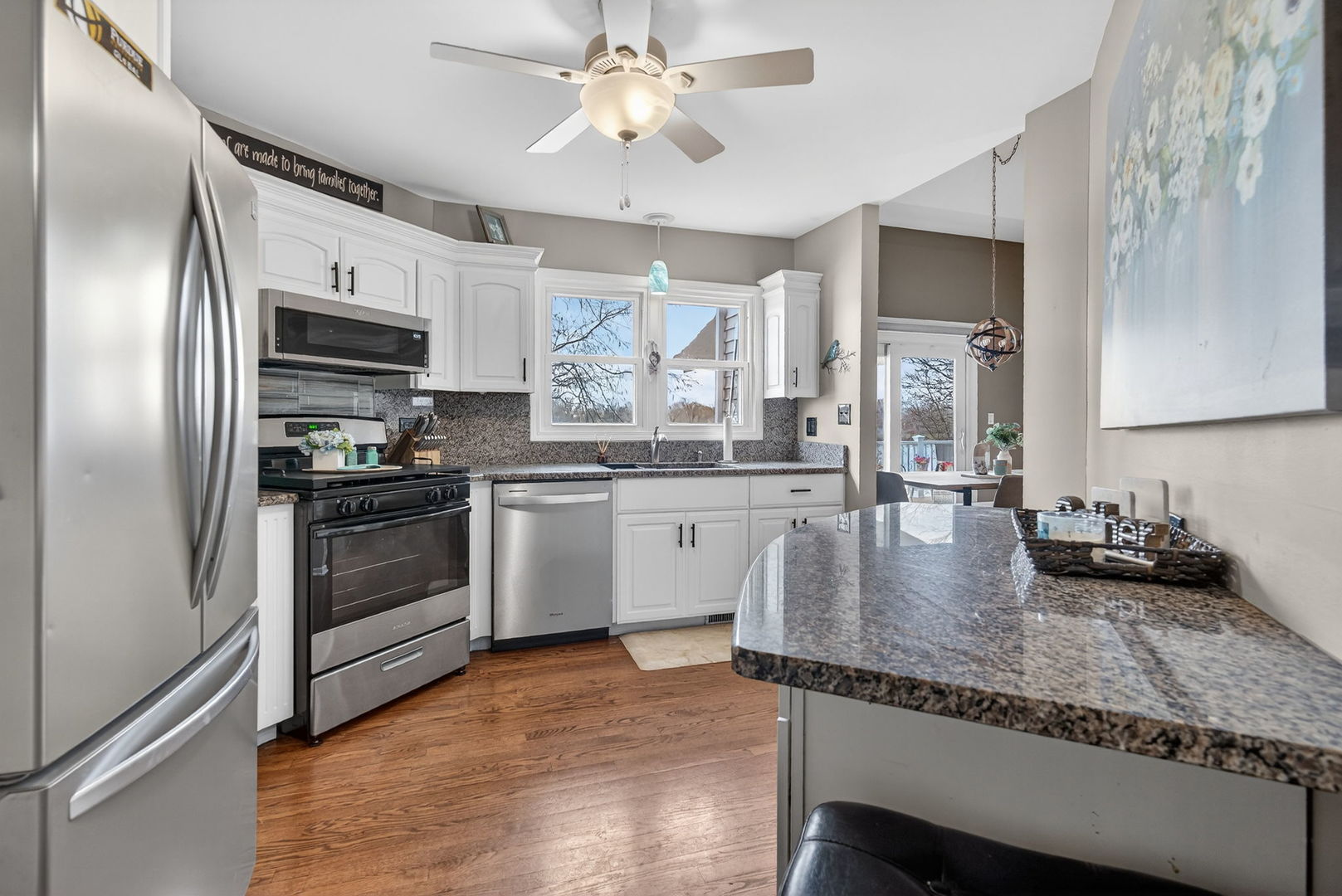 3434 Lake Shore Drive