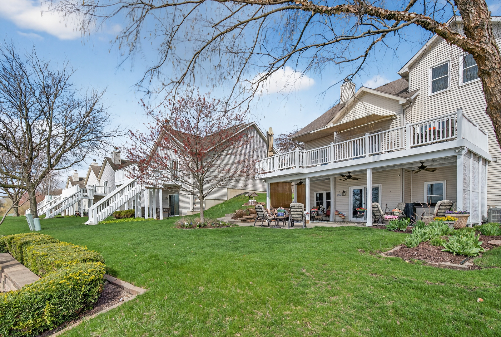 3434 Lake Shore Drive